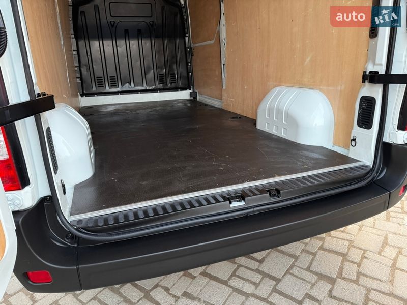 Грузовой фургон Renault Master 2017 в Дубно