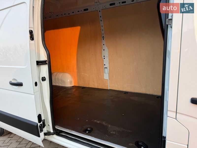 Грузовой фургон Renault Master 2017 в Дубно