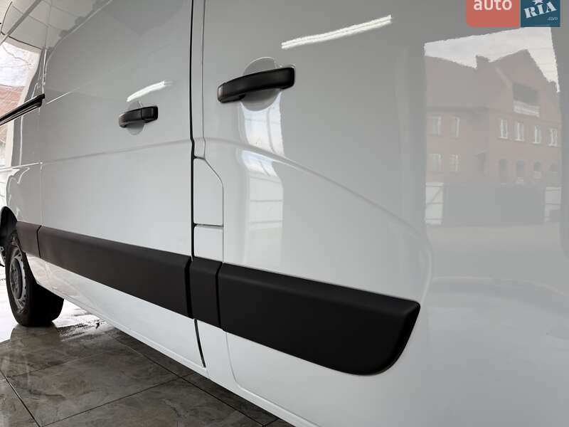 Вантажний фургон Renault Master 2020 в Полтаві