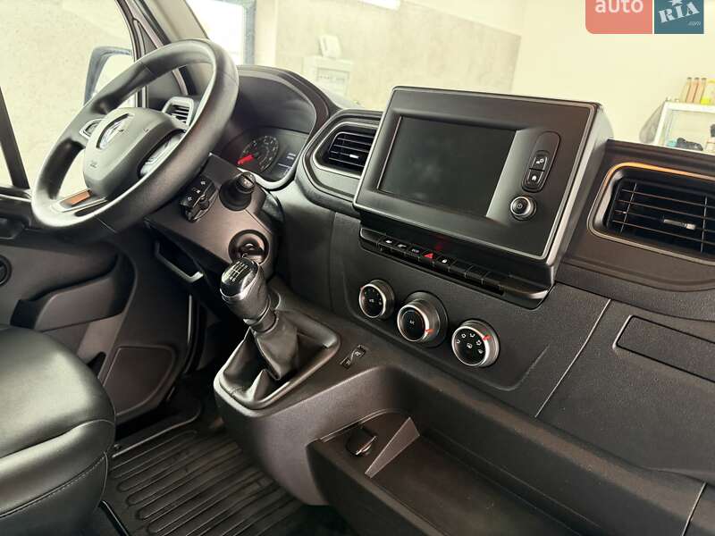 Вантажний фургон Renault Master 2020 в Полтаві