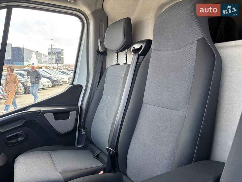 Грузовой фургон Renault Master 2017 в Львове