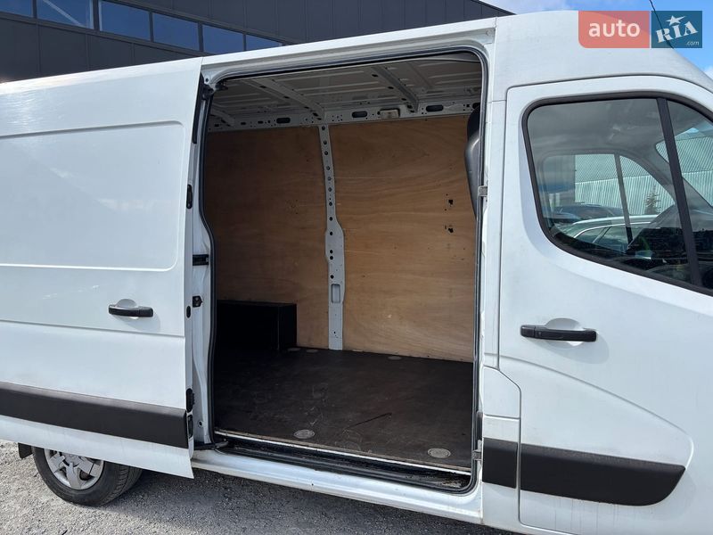 Грузовой фургон Renault Master 2017 в Львове