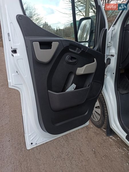 Грузовой фургон Renault Master 2016 в Житомире фото 29 Грузовой фургон Renault Master 2016 в Житомире
