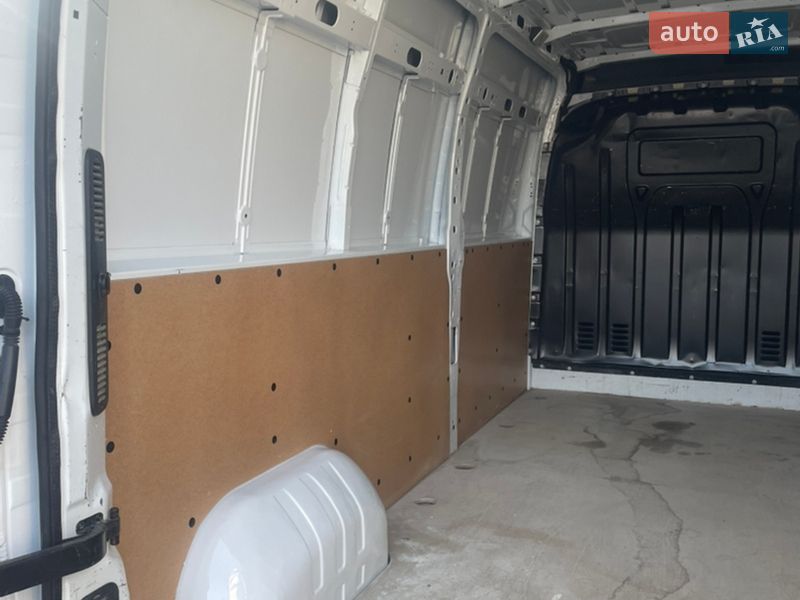 Грузовой фургон Renault Master 2022 в Луцке