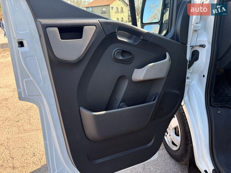 Минивэн Renault Master 2017 в Киеве