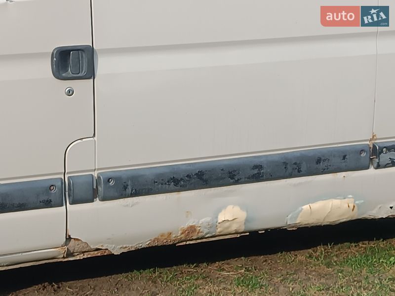 Вантажний фургон Renault Master 1998 в Ширiвцях