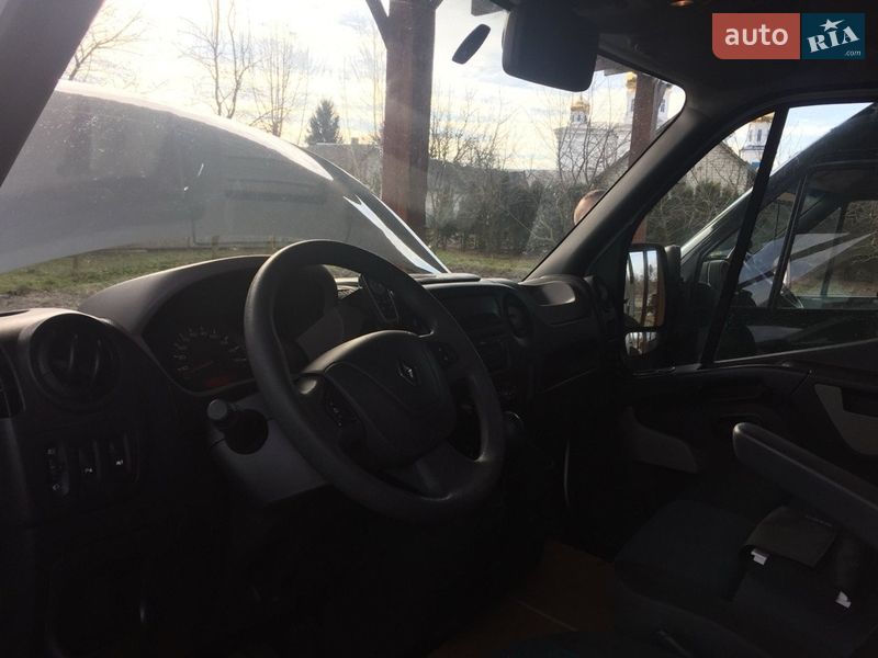 Грузопассажирский фургон Renault Master 2015 в Почаеве