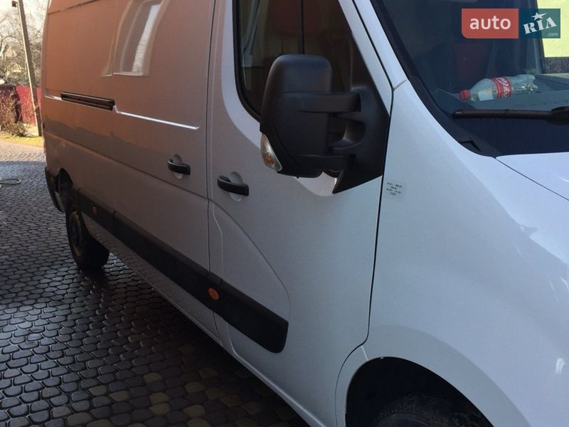 Грузопассажирский фургон Renault Master 2015 в Почаеве
