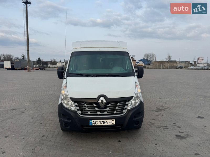 Автовоз Renault Master 2016 в Сарнах