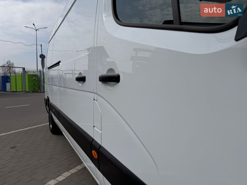 Вантажний фургон Renault Master 2023 в Дубні