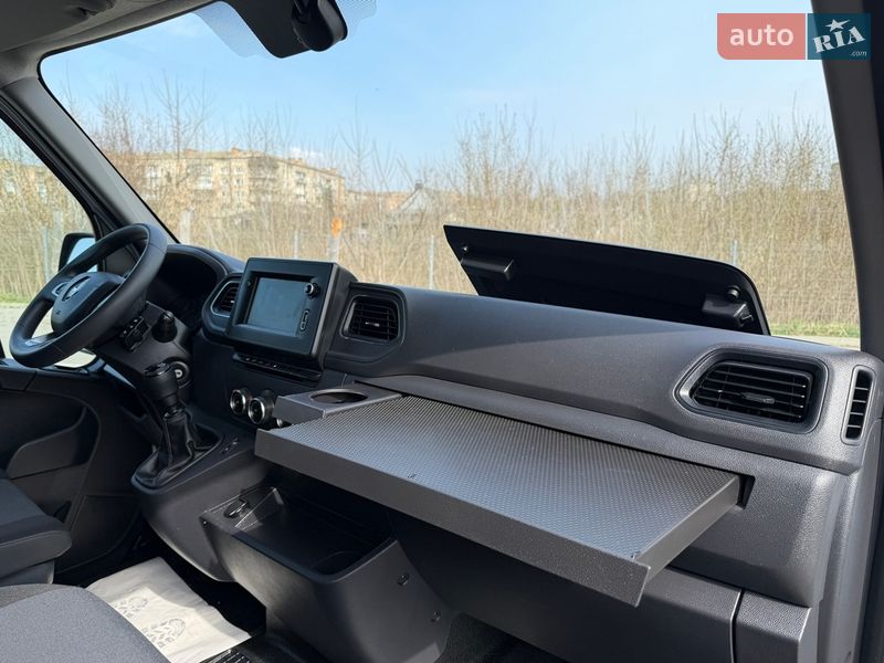 Вантажний фургон Renault Master 2023 в Дубні