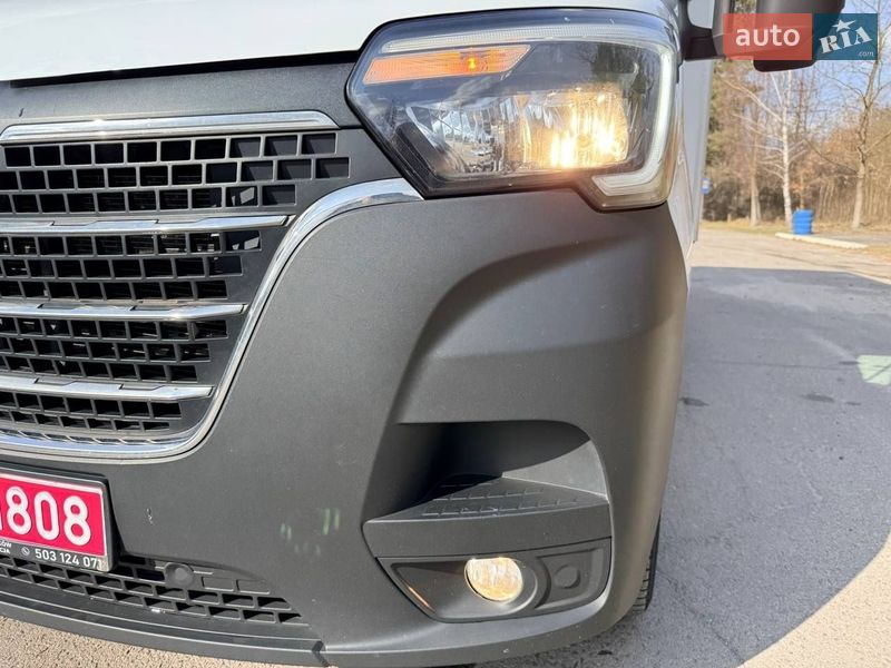 Вантажний фургон Renault Master 2022 в Києві