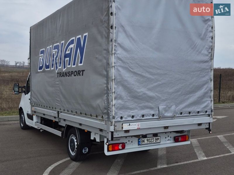 Вантажний фургон Renault Master 2014 в Рівному