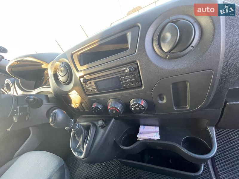 Вантажний фургон Renault Master 2015 в Рокитному