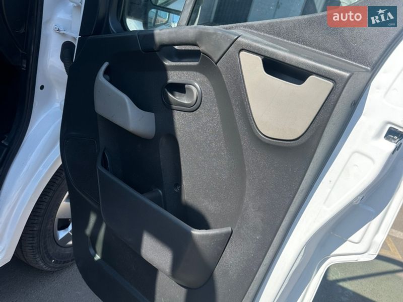 Автовоз Renault Master 2011 в Черкассах