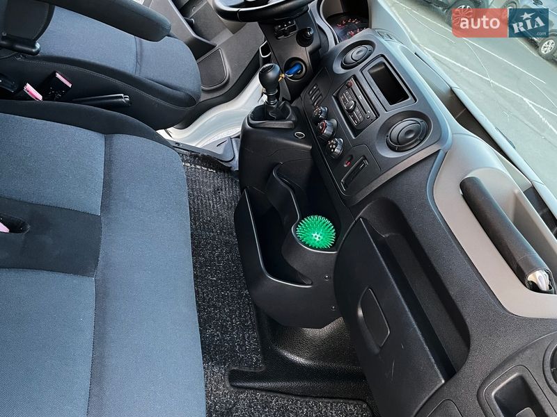 Грузопассажирский фургон Renault Master 2015 в Киеве