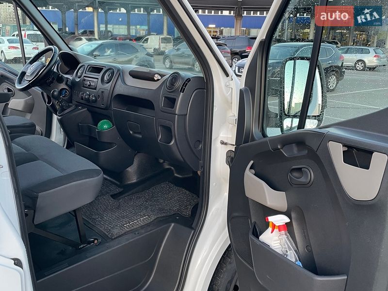 Грузопассажирский фургон Renault Master 2015 в Киеве