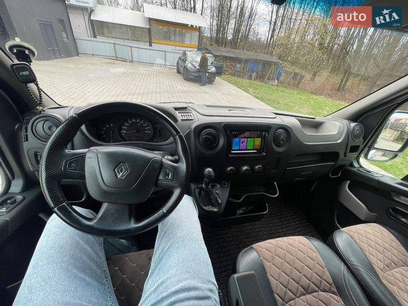Вантажопасажирський фургон Renault Master 2015 в Долині