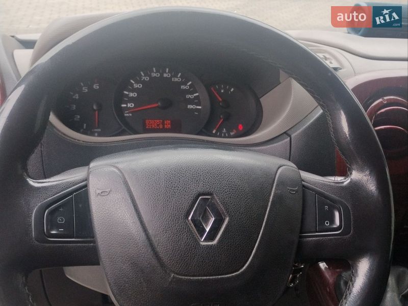 Вантажопасажирський фургон Renault Master 2015 в Костопілі