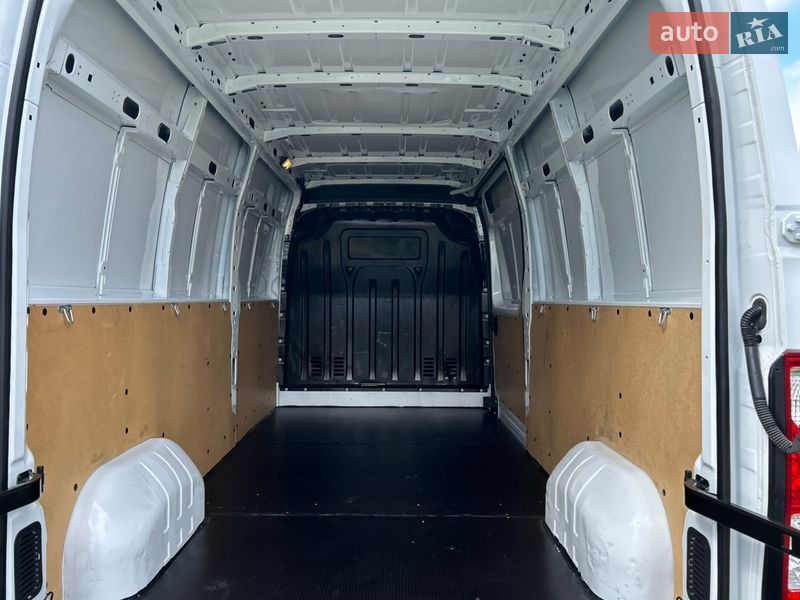 Грузовой фургон Renault Master 2024 в Стрые