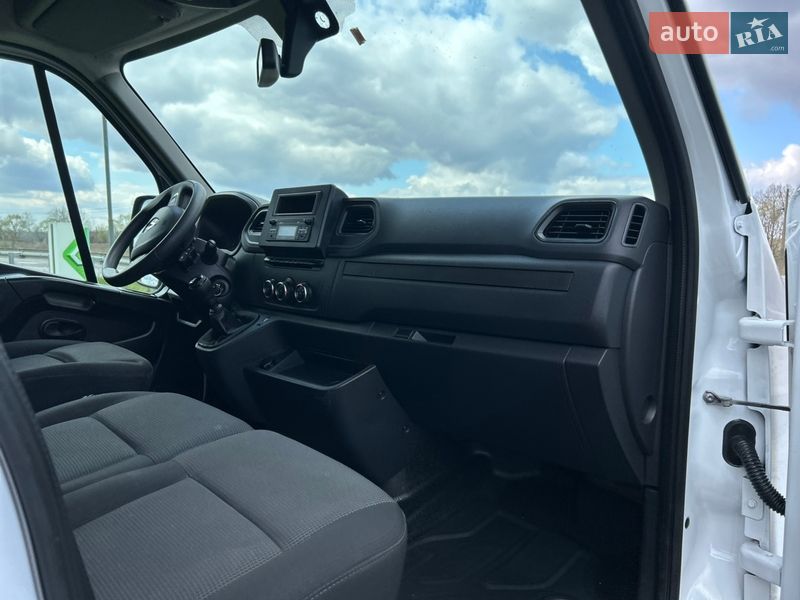 Грузовой фургон Renault Master 2024 в Стрые