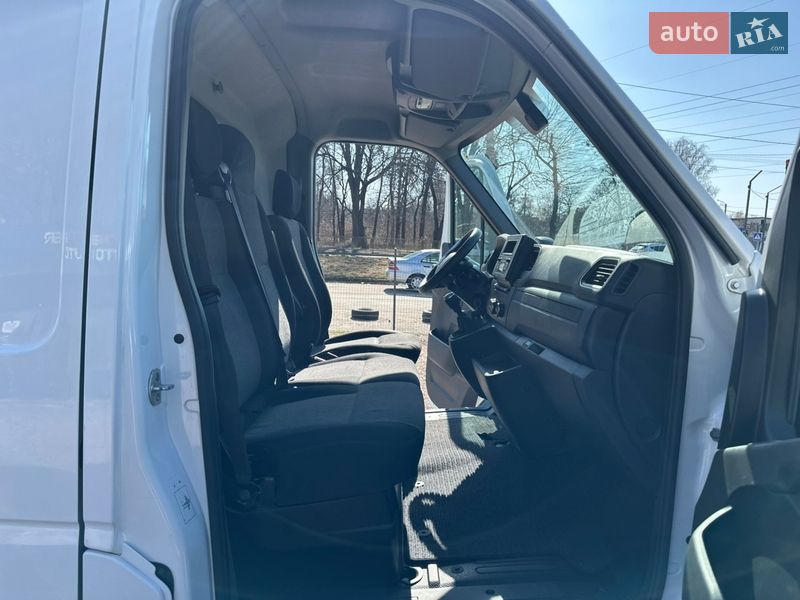 Вантажний фургон Renault Master 2021 в Рівному