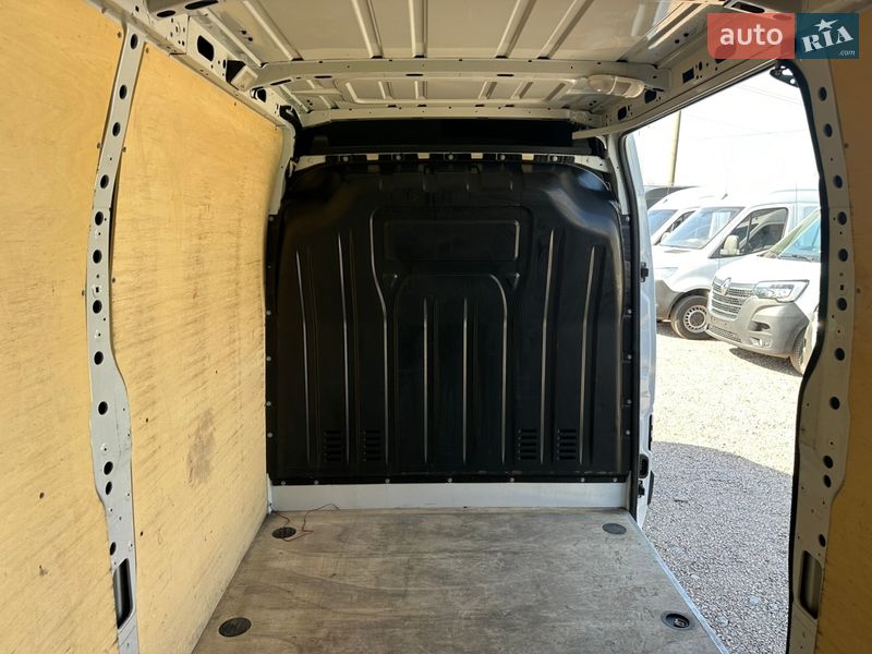 Вантажний фургон Renault Master 2021 в Рівному