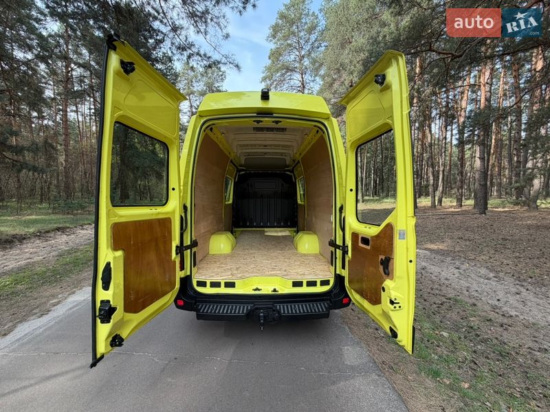 Вантажний фургон Renault Master 2016 в Києві