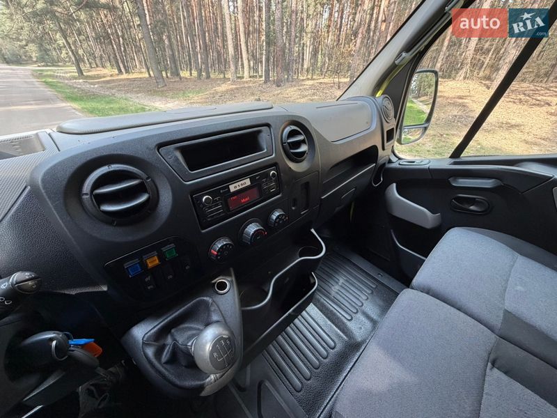 Вантажний фургон Renault Master 2016 в Києві