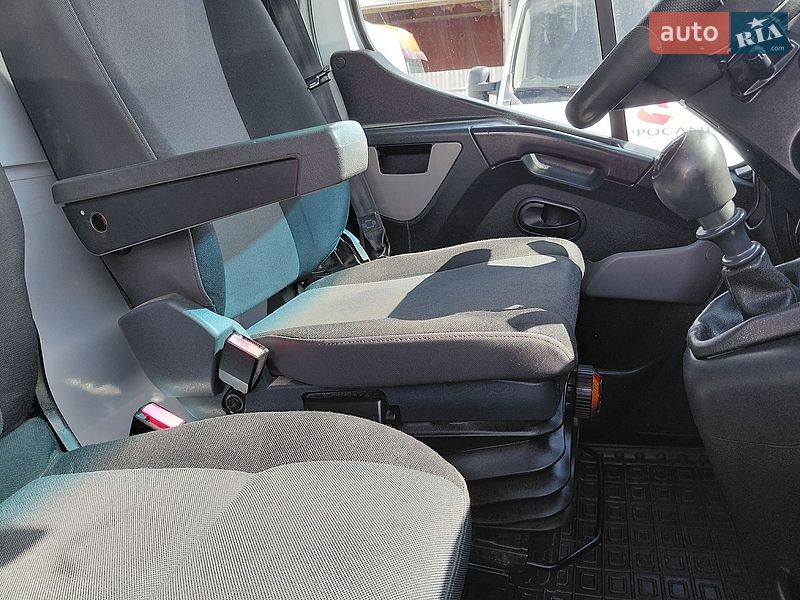 Грузовой фургон Renault Master 2015 в Ивано-Франковске