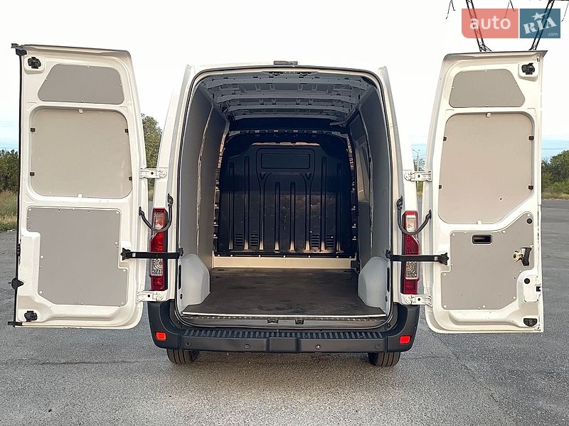 Вантажний фургон Renault Master 2021 в Дніпрі