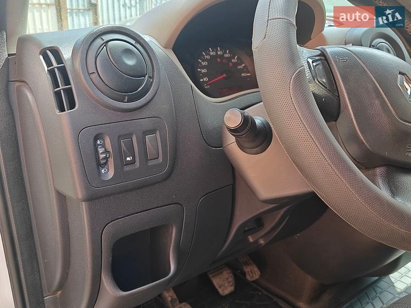 Микроавтобус грузовой (до 3,5т) Renault Master 2015 в Полтаве