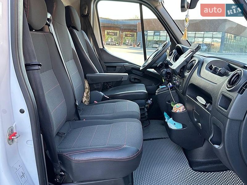 Вантажний фургон Renault Master 2019 в Дніпрі
