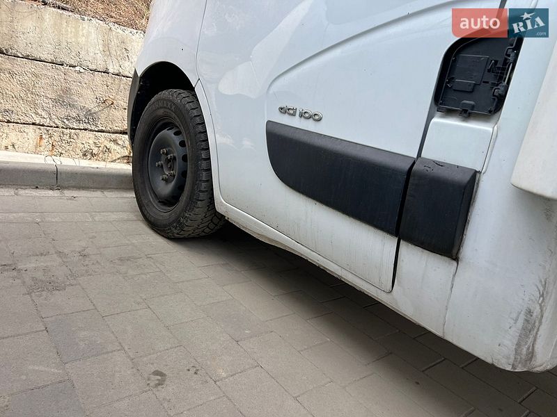 Грузовой фургон Renault Master 2015 в Львове