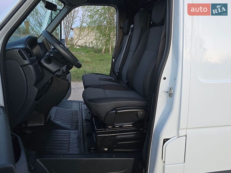 Грузовой фургон Renault Master 2023 в Житомире