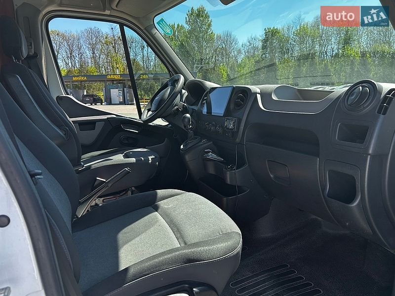 Грузовой фургон Renault Master 2017 в Львове