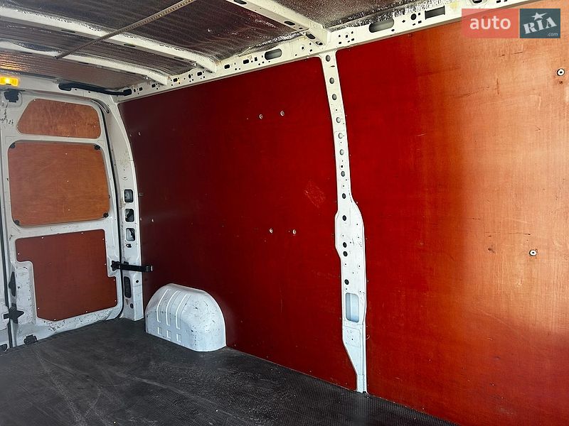 Грузовой фургон Renault Master 2017 в Львове