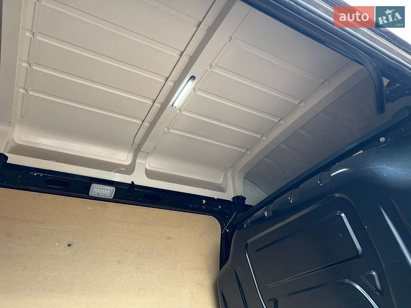 Вантажний фургон Renault Master 2019 в Тернополі