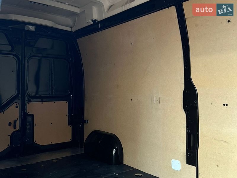 Вантажний фургон Renault Master 2019 в Тернополі