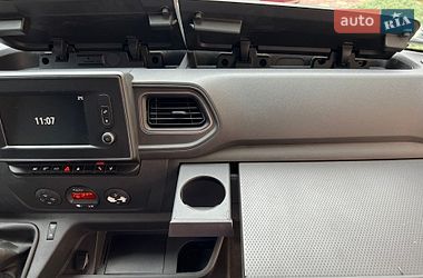 Вантажний фургон Renault Master 2019 в Тернополі