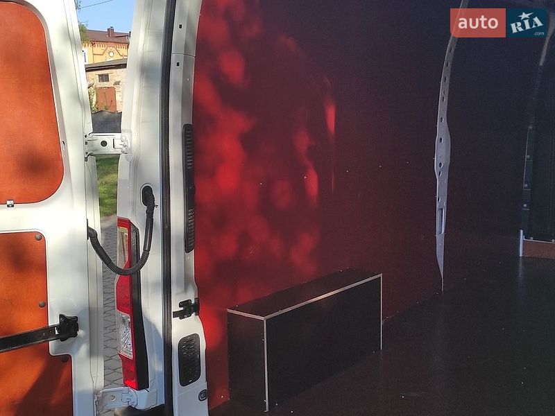 Грузовой фургон Renault Master 2021 в Дубно