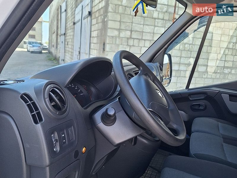 Грузовой фургон Renault Master 2018 в Львове
