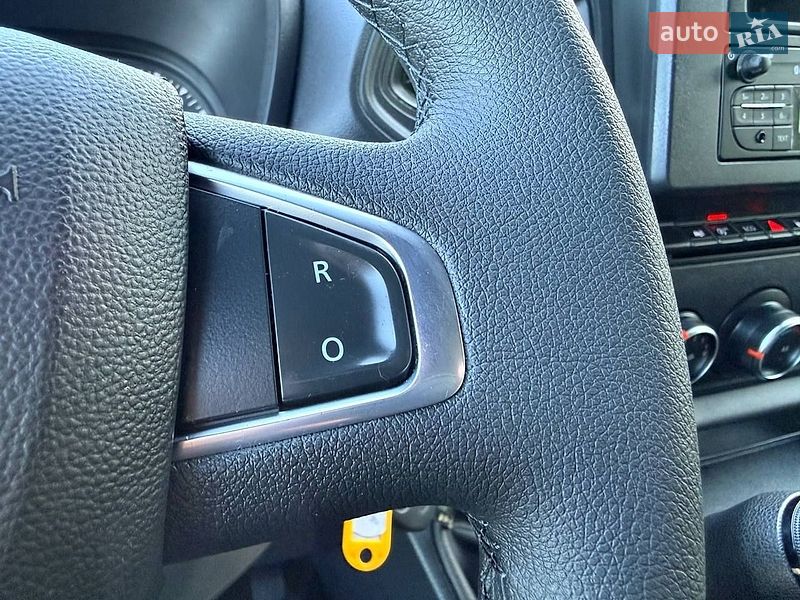 Грузовой фургон Renault Master 2022 в Киеве