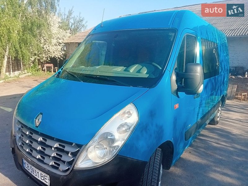 Мінівен Renault Master 2012 в Березні