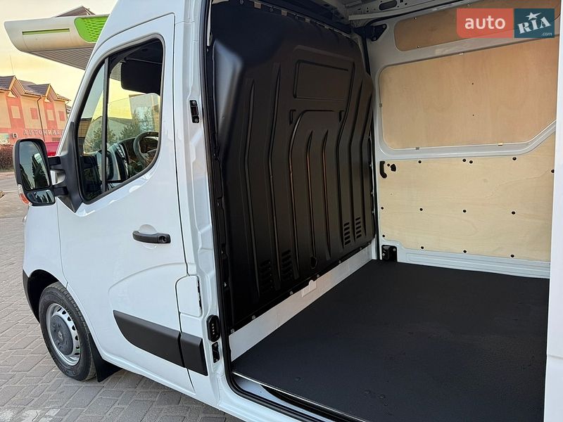 Грузовой фургон Renault Master 2018 в Дубно