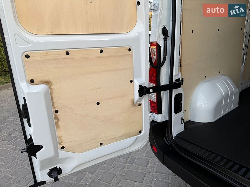 Грузовой фургон Renault Master 2018 в Дубно