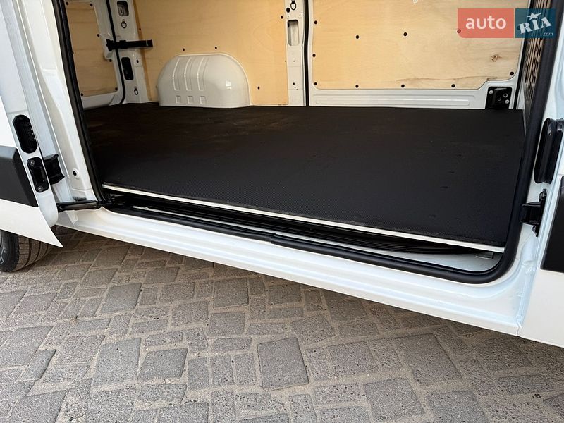 Грузовой фургон Renault Master 2018 в Дубно