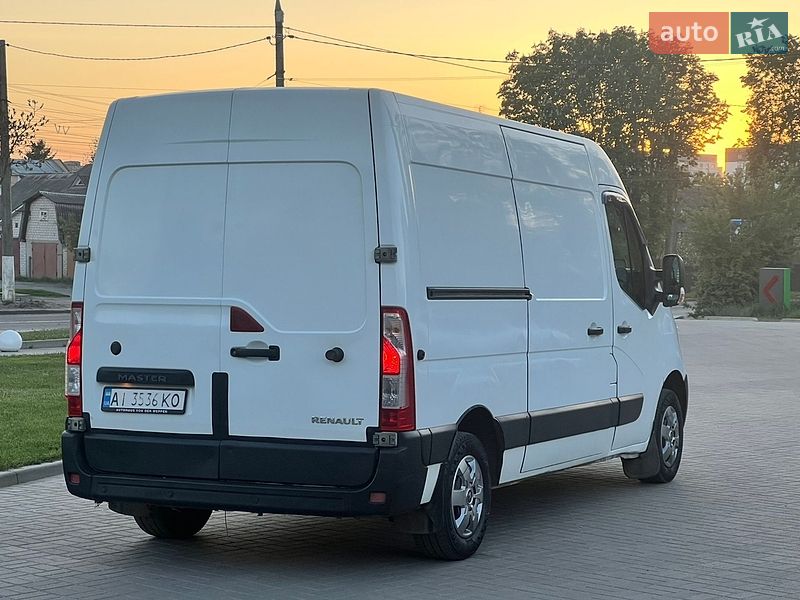 Вантажний фургон Renault Master 2015 в Житомирі