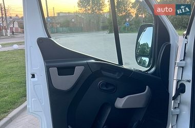 Вантажний фургон Renault Master 2015 в Житомирі