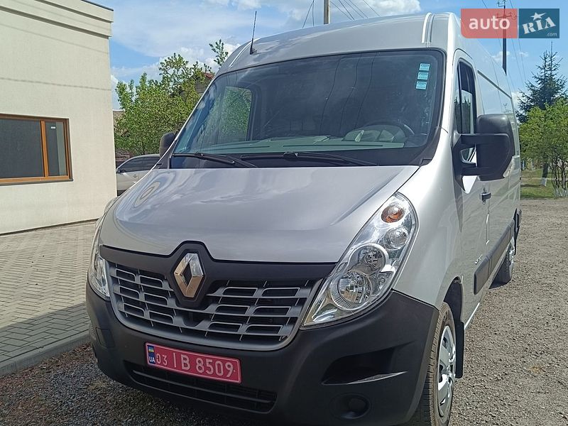 Вантажний фургон Renault Master 2017 в Дубні